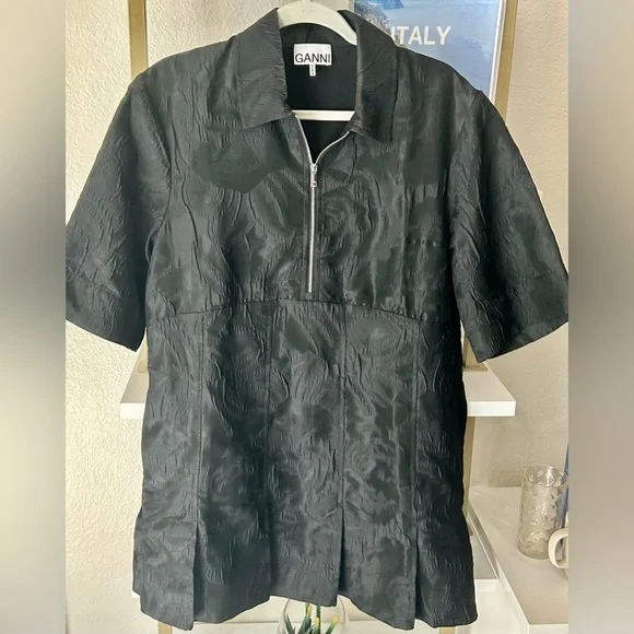 Ganni Textured Cloque Pleated Skirt
Collared-Neck Mini Dress like new - Picture 2 of 3